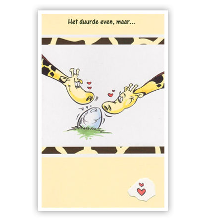 Twee giraffen met hartjes bij een ei Twee giraffen met hartjes bij een ei