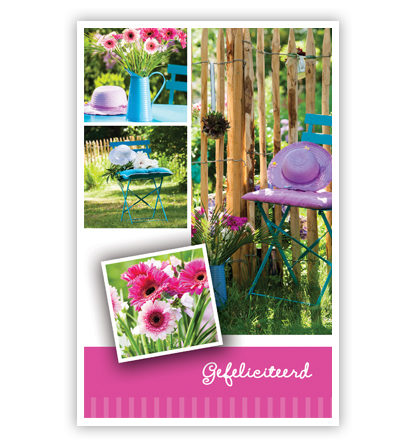 Blauwe stoel met hoed en roze bloemen Blauwe stoel met hoed en roze bloemen