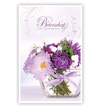 Paarse bloemen in vaas