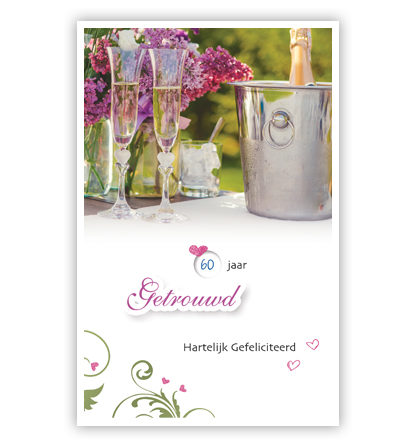 Champagne bij paarse bloemen Champagne bij paarse bloemen